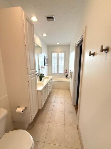 142 Santa Barbara Way, Palm Beach Gardens, FL 33410