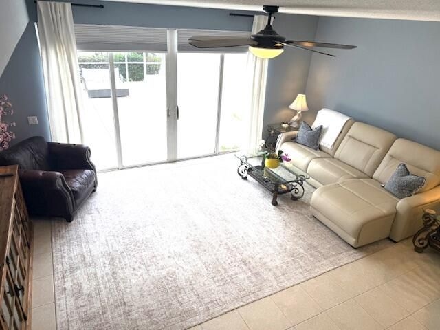 142 Santa Barbara Way, Palm Beach Gardens, FL 33410