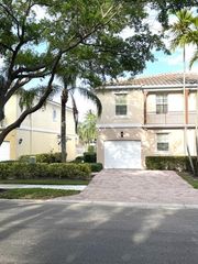 142 Santa Barbara Way, Palm Beach Gardens, FL 33410