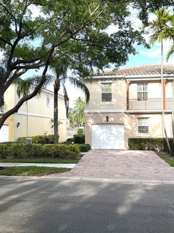 142 Santa Barbara Way, Palm Beach Gardens, FL 33410