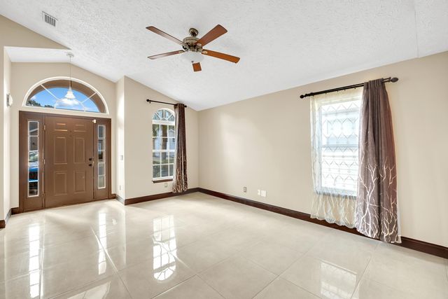 149 Seagrass Way, Panama City Beach, FL 32407