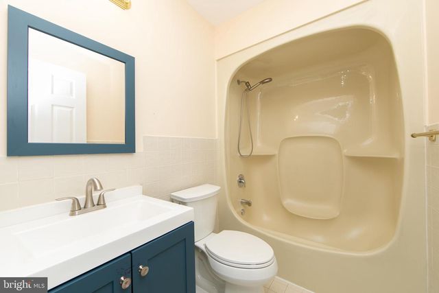 32 APPLEY CT, Cherry Hill, NJ 08002