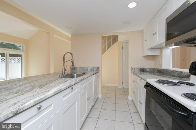 32 APPLEY CT, Cherry Hill, NJ 08002