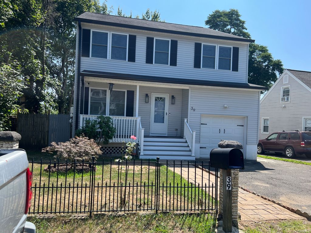 39 Moffitt Street, Bridgeport, CT 06606
