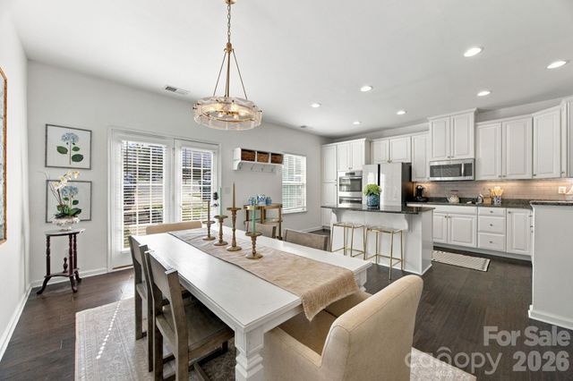 1717 Fleetwood Drive, Charlotte, NC 28208