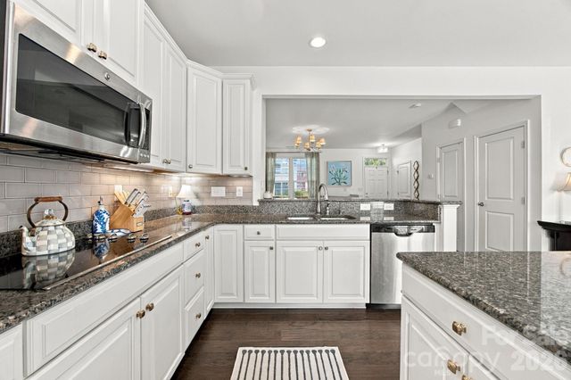 1717 Fleetwood Drive, Charlotte, NC 28208