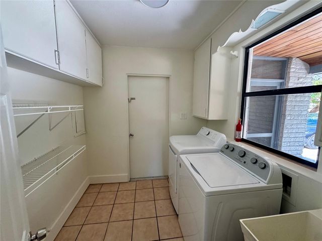 2107 CHIPPAWA PLACE, Sarasota, FL 34234