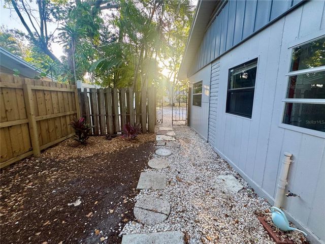 2107 CHIPPAWA PLACE, Sarasota, FL 34234