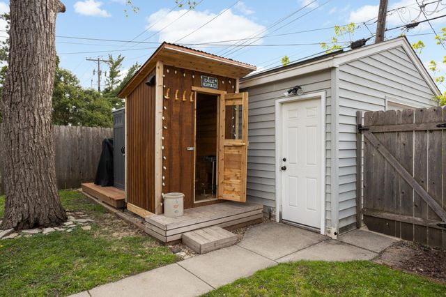 5746 1st Avenue S, Minneapolis, MN 55419