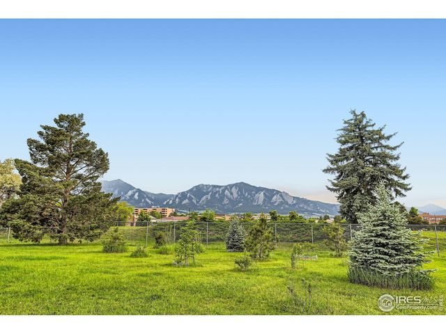 695 Manhattan Dr 109, Boulder, CO 80303