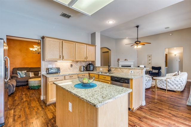 2953 Cheshire Way, Grand Prairie, TX 75052