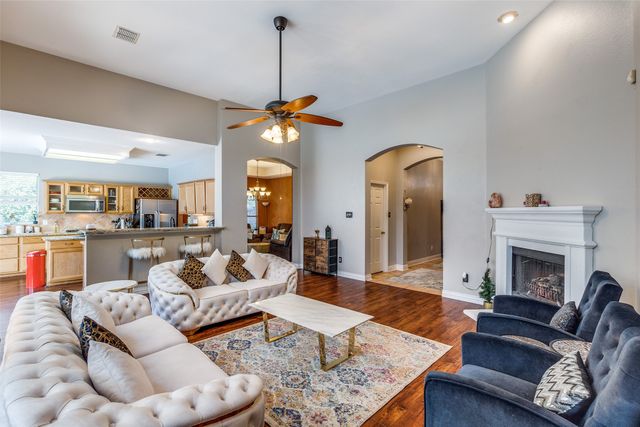 2953 Cheshire Way, Grand Prairie, TX 75052