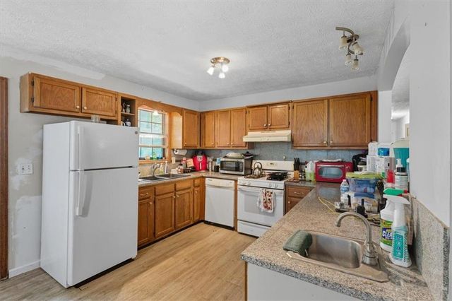 31 Powder Mill Drive, Dallas, GA 30157