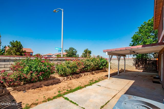 149 Asusena Drive, Palmdale, CA 93550