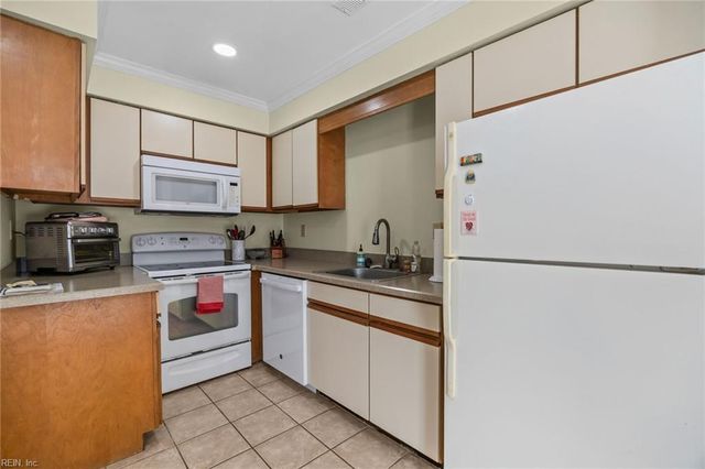 1671 Ocean Bay DR, Virginia Beach, VA 23454