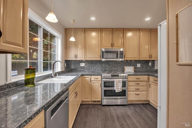 256 Honeydew Dr, Vallejo, CA 94591