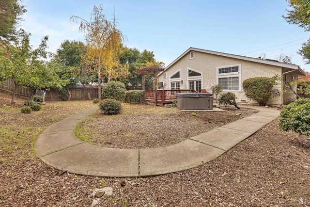 256 Honeydew Dr, Vallejo, CA 94591
