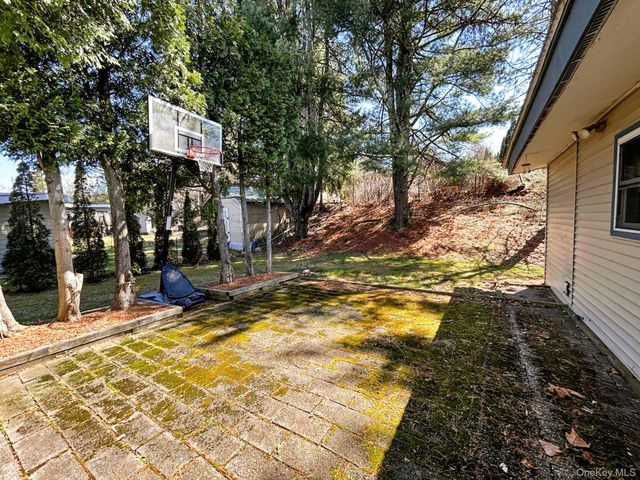 61 Straight Path, Rock Hill, NY 12775