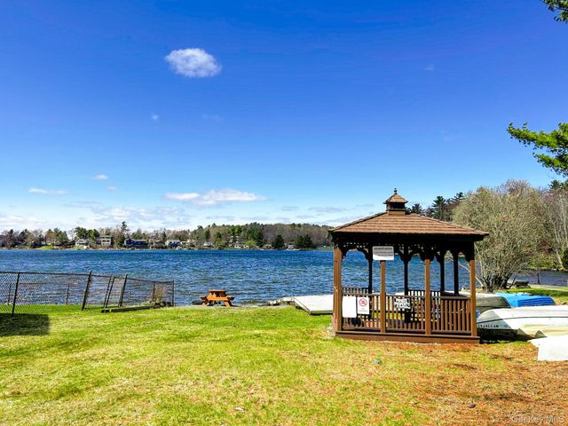 61 Straight Path, Rock Hill, NY 12775