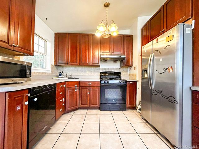 61 Straight Path, Rock Hill, NY 12775