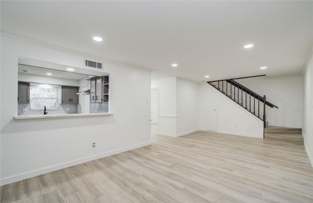 1888 Saxony Lane, Houston, TX 77058