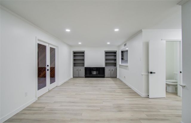 1888 Saxony Lane, Houston, TX 77058