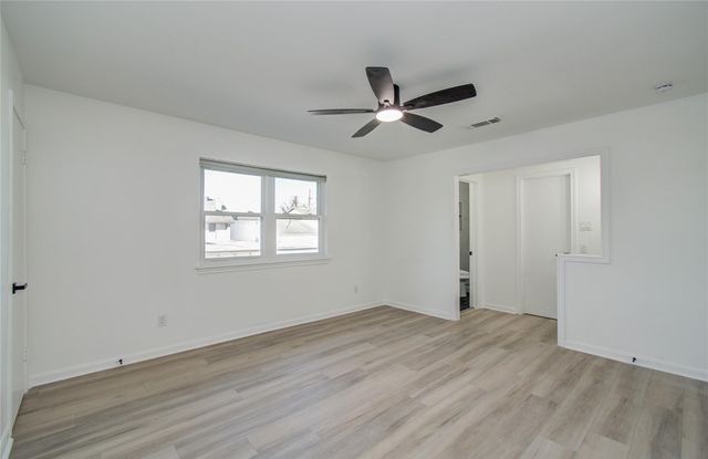 1888 Saxony Lane, Houston, TX 77058