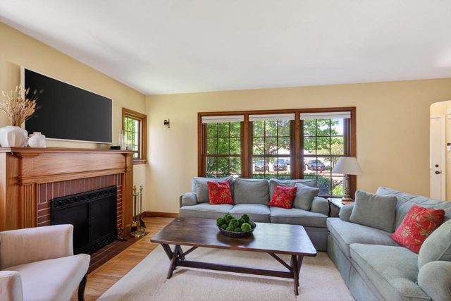 13 Oxford Place, Madison, WI 53704