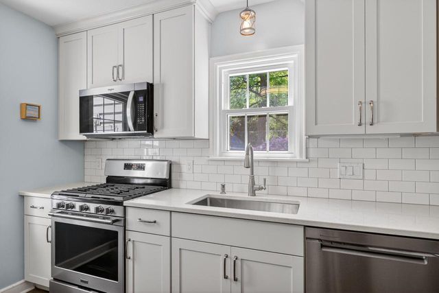 13 Oxford Place, Madison, WI 53704