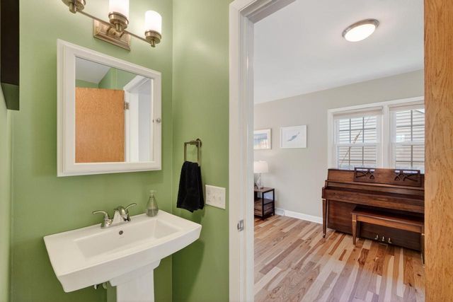 13 Oxford Place, Madison, WI 53704