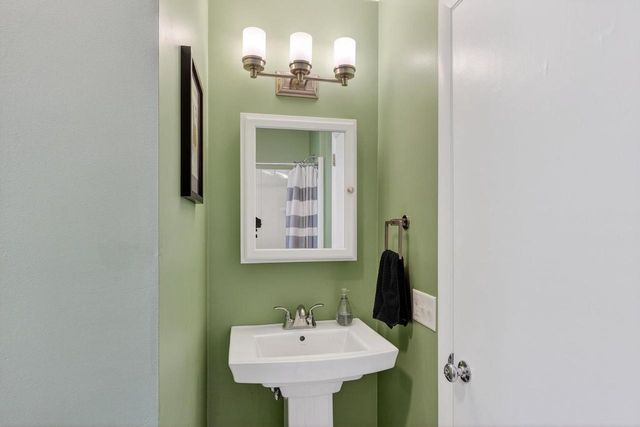 13 Oxford Place, Madison, WI 53704