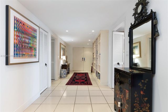 1581 Brickell Ave 903, Miami, FL 33129