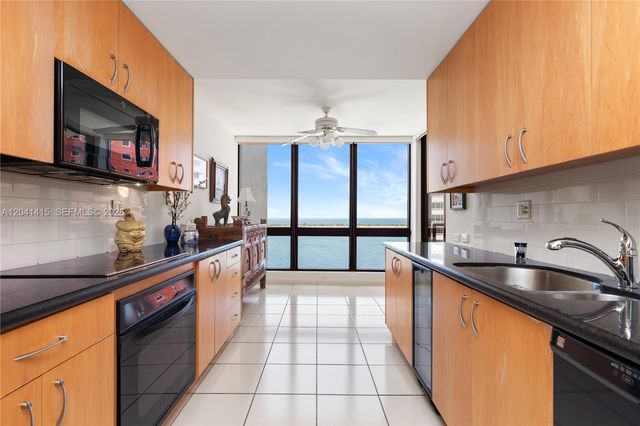 1581 Brickell Ave 903, Miami, FL 33129
