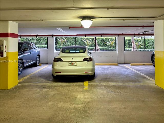 1581 Brickell Ave 903, Miami, FL 33129