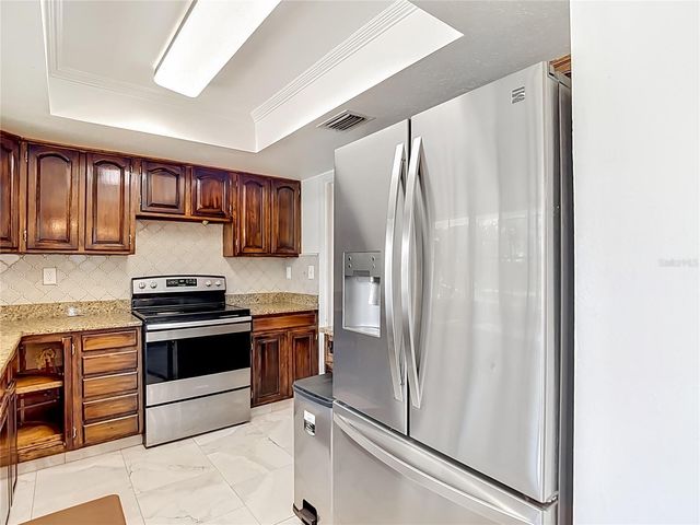 5126 ROLLING HILLS COURT, Tampa, FL 33617