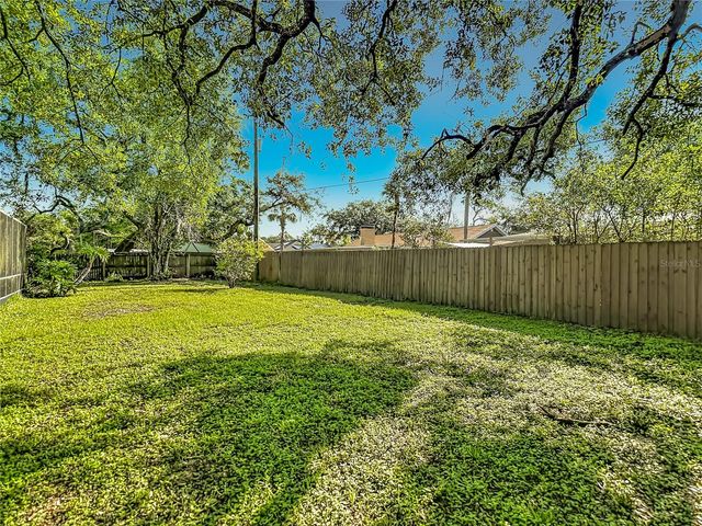 5126 ROLLING HILLS COURT, Tampa, FL 33617