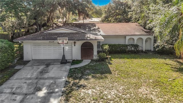 5126 ROLLING HILLS COURT, Tampa, FL 33617