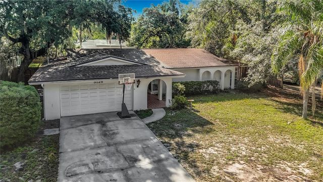 5126 ROLLING HILLS COURT, Tampa, FL 33617