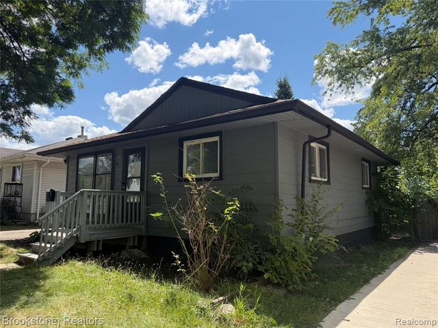 29 W Rutgers Avenue, Pontiac, MI 48340