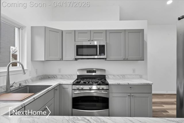 321 Oxford Court, Belleville, MI 48111