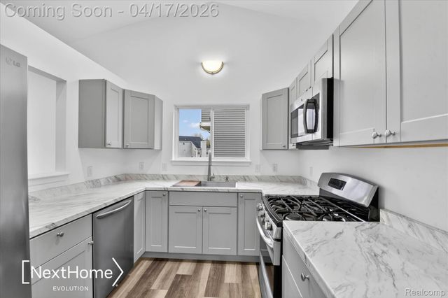 321 Oxford Court, Belleville, MI 48111