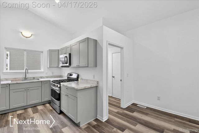 321 Oxford Court, Belleville, MI 48111