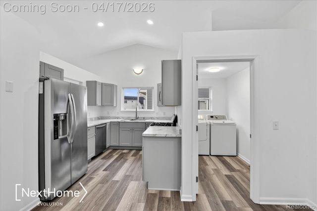 321 Oxford Court, Belleville, MI 48111