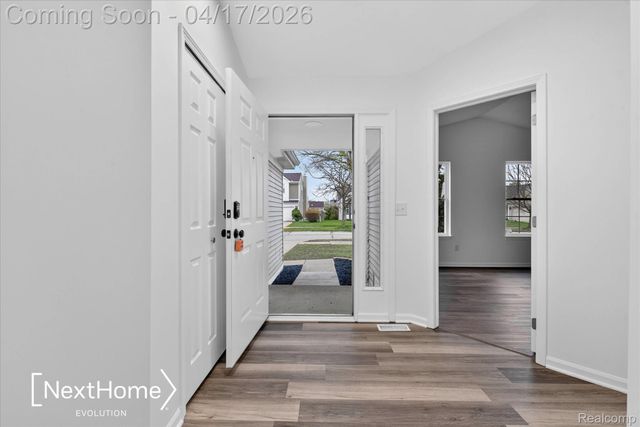321 Oxford Court, Belleville, MI 48111