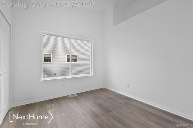 321 Oxford Court, Belleville, MI 48111