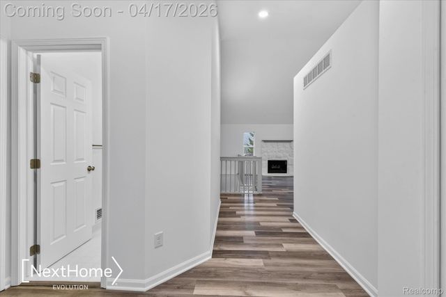 321 Oxford Court, Belleville, MI 48111