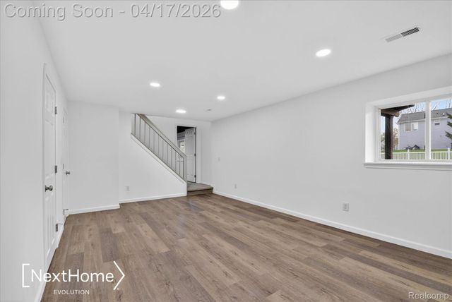 321 Oxford Court, Belleville, MI 48111