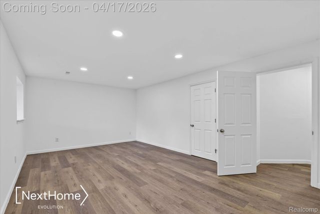 321 Oxford Court, Belleville, MI 48111