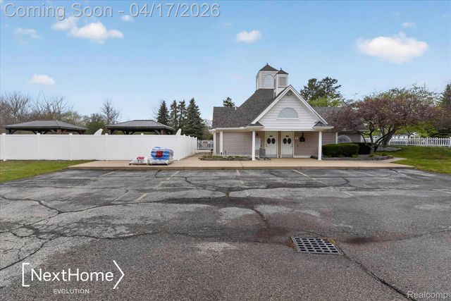 321 Oxford Court, Belleville, MI 48111