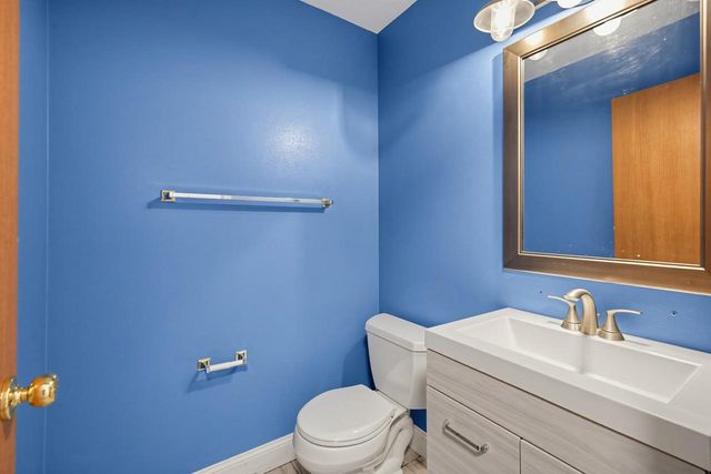 1138 Glacier Hill Drive, Madison, WI 53704
